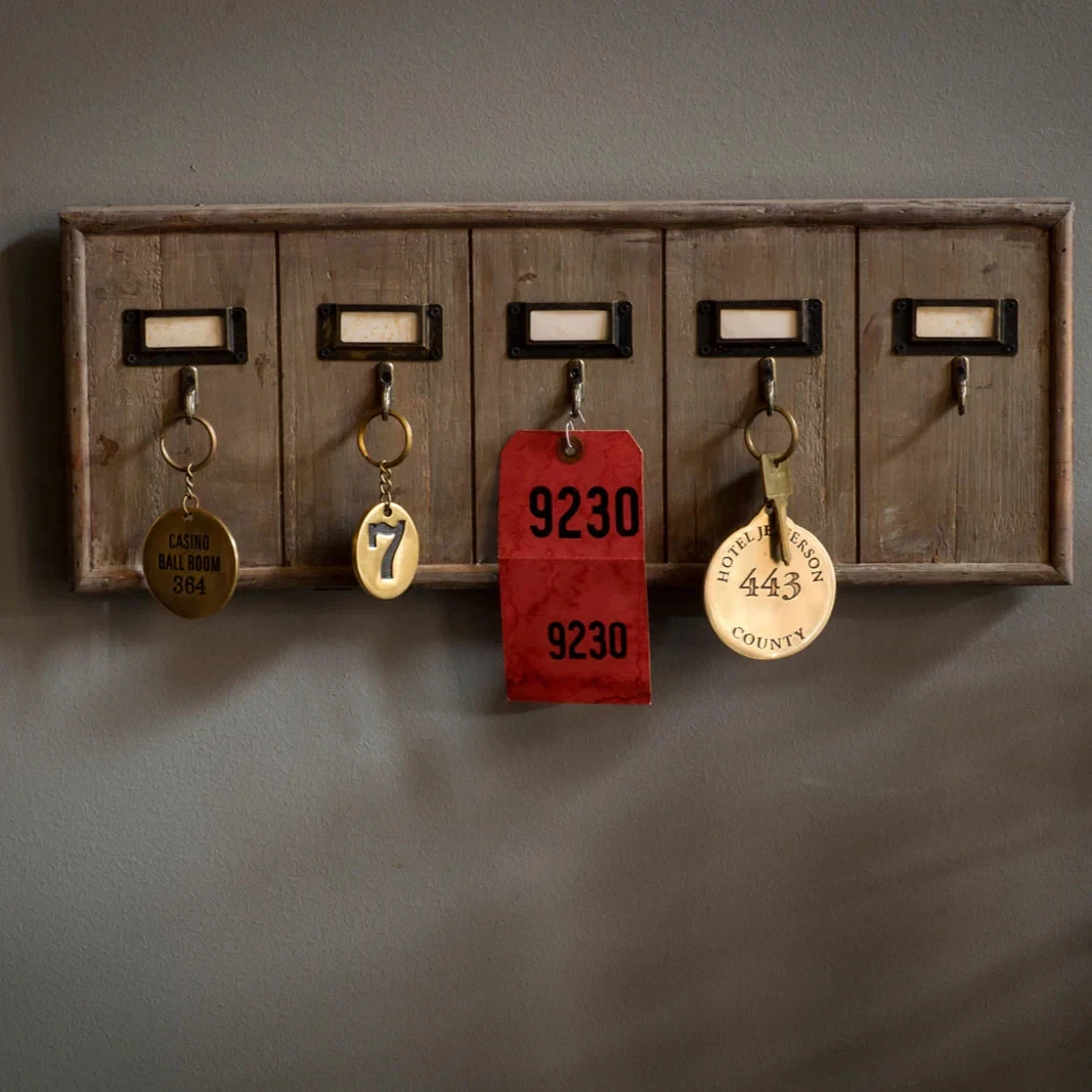 Multi Key Holder Wood Wall Rack 5 Hooks Vintage Hotel Motel Style (image for) Multi Key Holder Wood Wall Rack 5 Hooks Vintage Hotel Motel Style